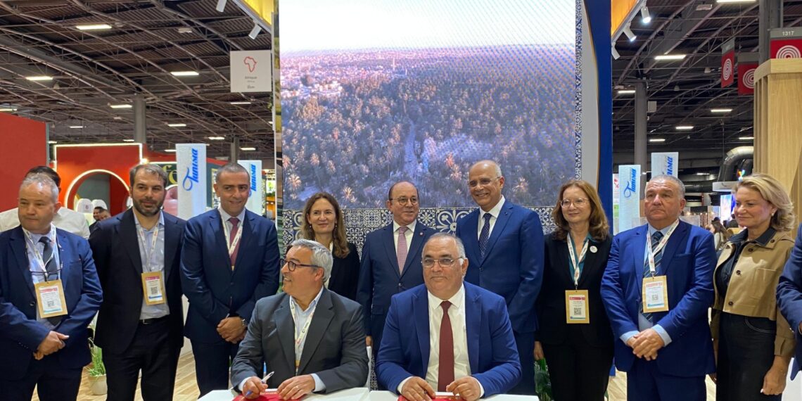 سياحة: توقيع اتفاقية شراكة بين الديوان الوطني للسياحة  و”ترسافيا فرنسا” لماصلة دعم الرّبط الجوّي توزر-باريس