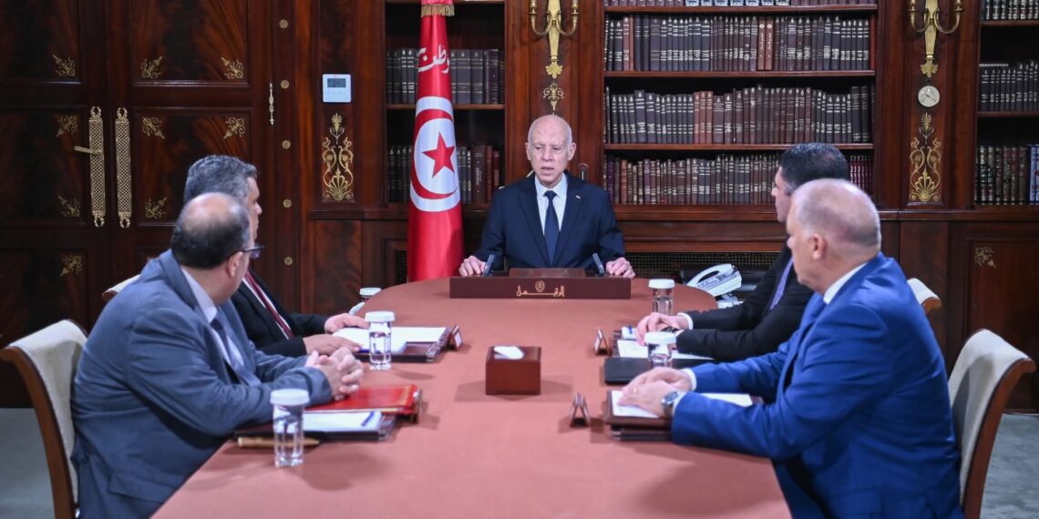 رئيس الجمهورية يؤكّد ضرورة تفكيك شبكات المصرية والإحتكار