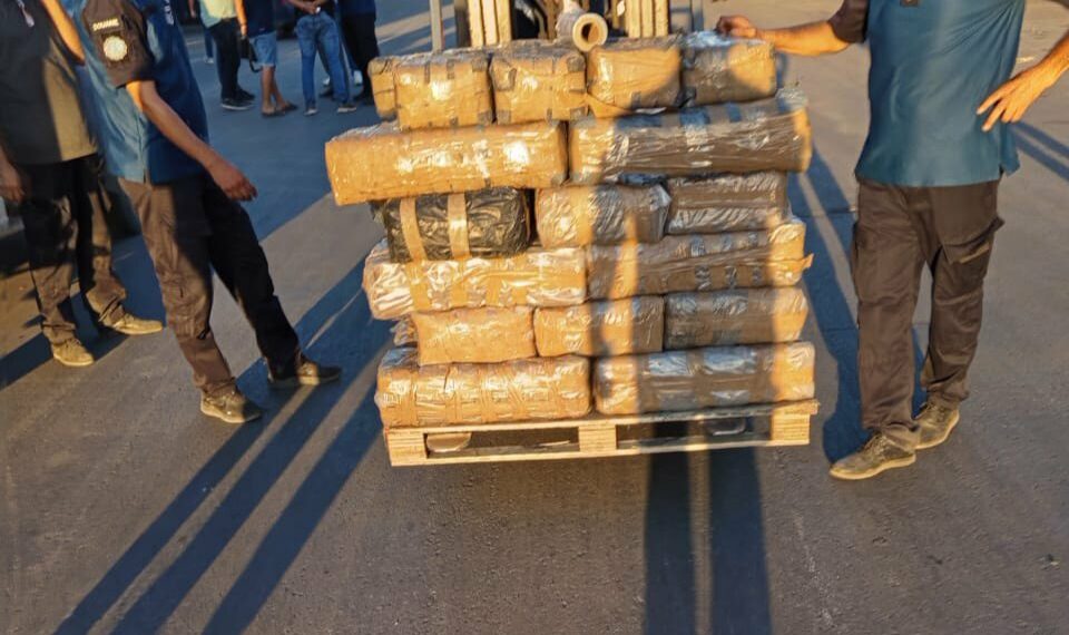 ميناء رادس: مصالح الديوانة تحبط محاولة تهريب أكثر من 570 كغ من مخدّر “الزطلة”