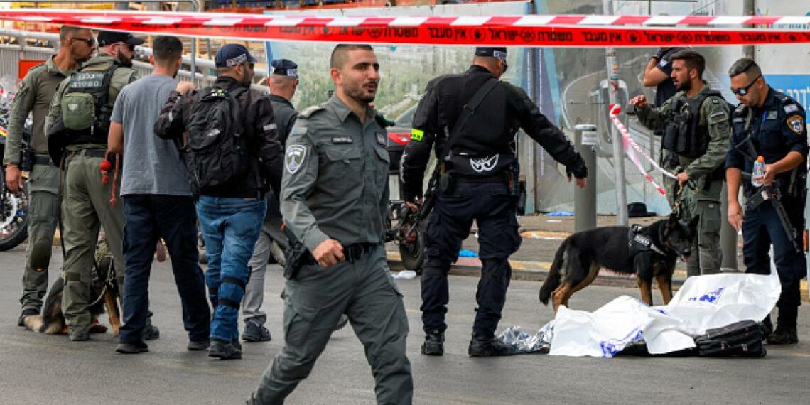 عملية إطلاق نار بالقدس: مصرع 7 اسرائيليين وإصابة 12 آخرين