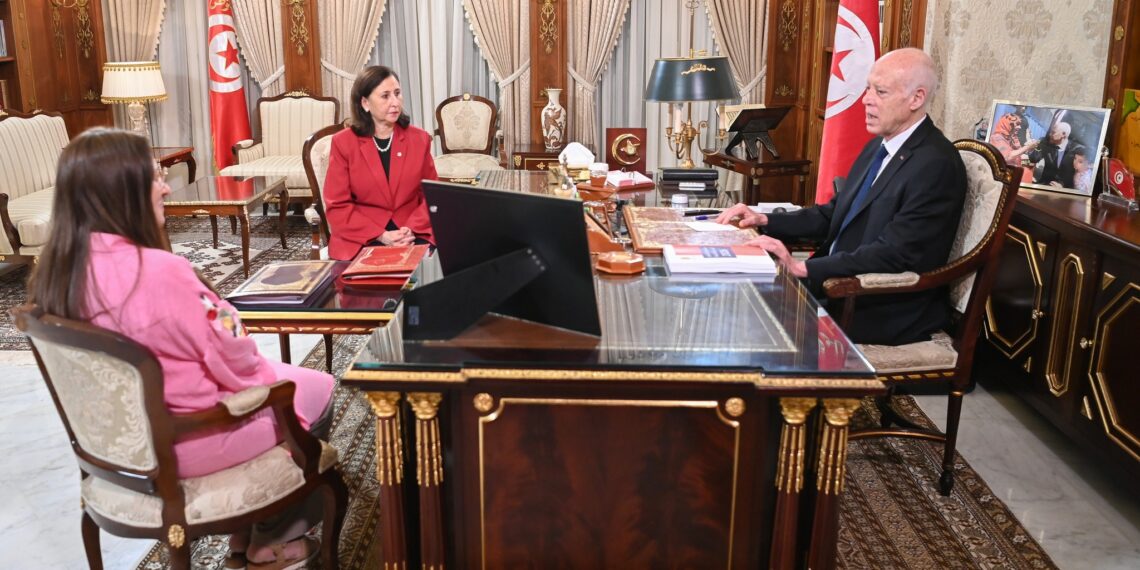 رئيس الجمهورية: مشروع قانون المالية يجب أن يعكس الدّور الاجتماعي للدّولة