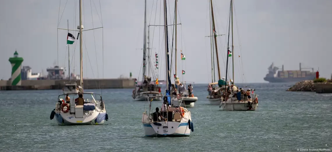 أسطول الصمود : اسرائيل تهدد بعدم السماح كسر الحصار عن غزة