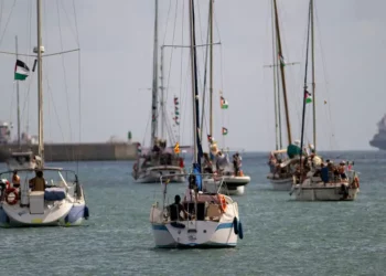 أسطول الصمود : اسرائيل تهدد بعدم السماح كسر الحصار عن غزة