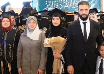 سوريا: الرئيس الشرع يحضر تخرّج عقيلته في كلية الآداب بجامعة