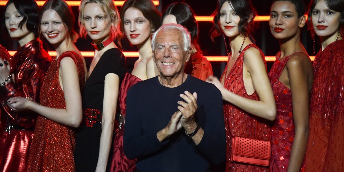 موضة: وفاة مصمم الأزياء الإيطالي الشهير جورجيو أرماني