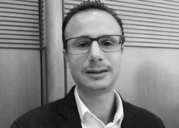 في سيّراته بوادي مجردة: العثور على جثّة الصحفي مروان الهدواجي