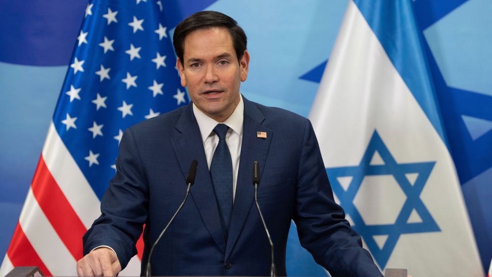 قبل مغادرته اسرائيل إلى قطر: وزير الخارجية الأمريكي يصف حماس ب”مجموعة من الهمجيين”