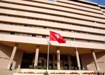 اقتصاد: عائدات السياحة والعمل تغطّي 120℅  من خدمة الدين الخارجي