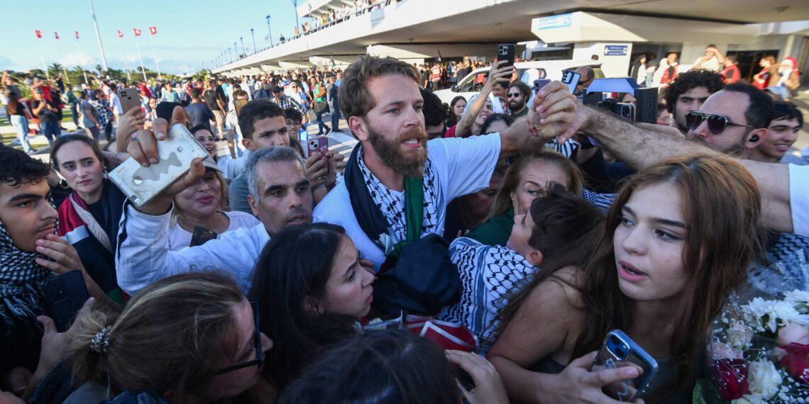 اسطول الصمود: وصول 9 تونسيين إلى مطار تونس قرطاج بعد أن أفرجت عنهم سلطات الاحتلال الاسرائيلي