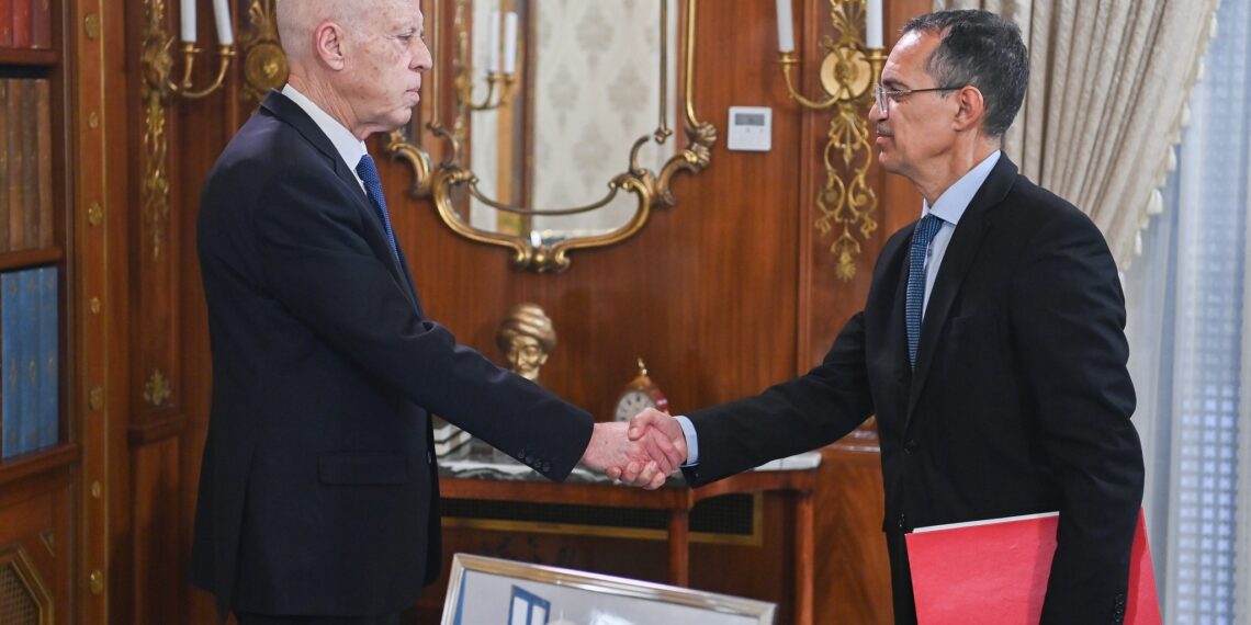 استقبل وزير الفلاحة: سعيّد يؤكّد على ضرورة الإستعداد الجيّد لموسم جني الزّيتون