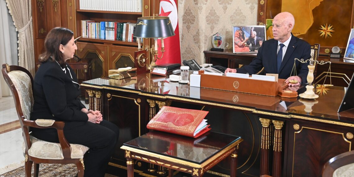 قانون المالية والمباني الاقتصادي محور لقاء رئيس الجمهورية برئيسة الحكومة