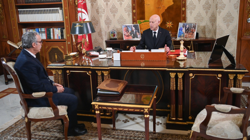 قيس سعيّد: “تمّت تسوية وضعيّات حوالي 82 ألف عامل وعاملة بعد تطبيق قانون منع المناولة”