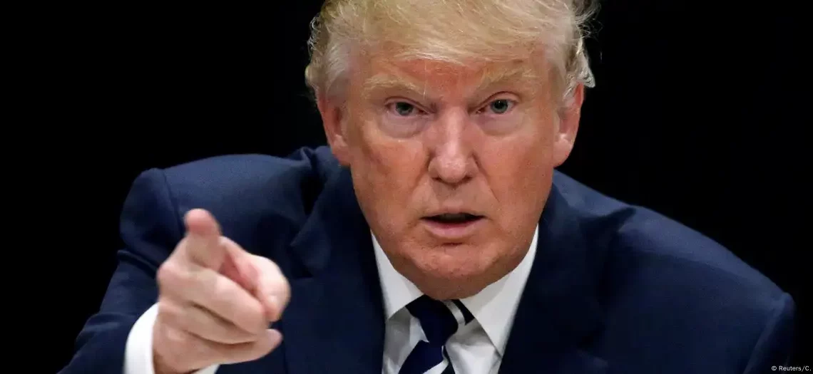 بعد إعلان حماس موافقتها: ترامب يطلب من اسرائيل وقف قصف غزة فورا