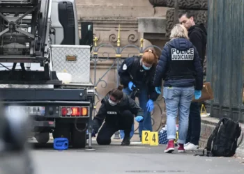 سرقة متحف اللوفر: السلطات تلقي القبض على مشتبهين إثنين