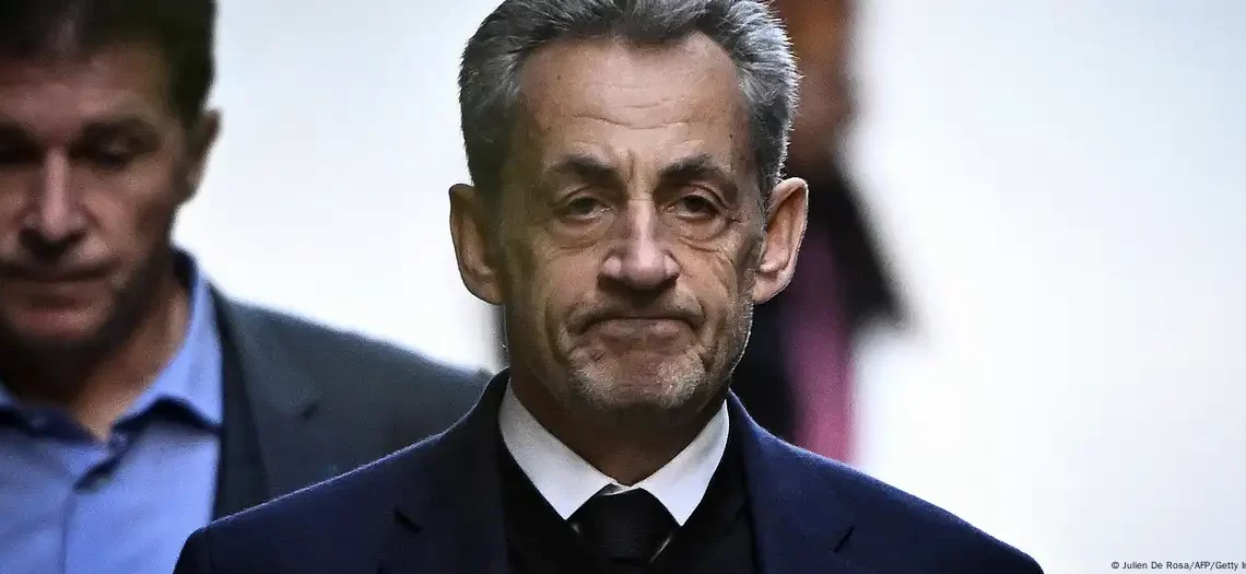 فرنسا: محاكمة سجينين بتهمة تهديد ساركوزي بالقتل داخل السّجن