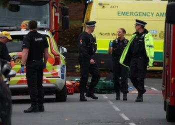 عملية دهس وطعن بالقرب من كنيس يهودي ببريطانيا تخلف جرحى