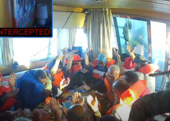 بعد إستجوابهم: نقل نشطاء أسطول الصمود المختطفين إلى سجن “كسديعوت” بصحراء النقب