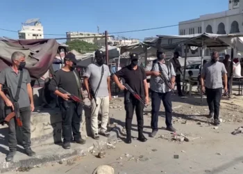 أجهزة وزارة الداخلية بغزة تنتشر بمناطق انسحاب جيش الاحتلال