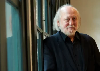 المجري لازلو كراسنهوركاي يحصد نوبل للآداب 2025