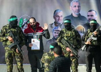 حماس: المرحلة الأولى من الصفقة تتضمن تحرير أكثر من 2000 فلسطيني معتقل مقابل الإفراج عن الأسرى الإسرائيليين