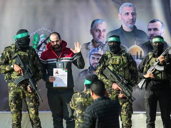 حماس: المرحلة الأولى من الصفقة تتضمن تحرير أكثر من 2000 فلسطيني معتقل مقابل الإفراج عن الأسرى الإسرائيليين