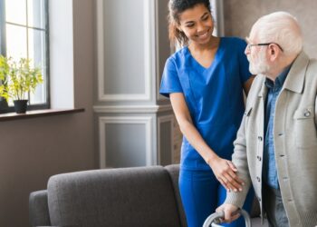 بداية من ديسمبر 2025: طب الشيخوخة اختصاص قائم بذاته على غرار بقية الاختصاصات الطبية