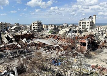 اجتماعت في القاهرة: الفصائل الفلسطينية تتفق على تشكيل لجنة مؤقتة لإدارة غزة.