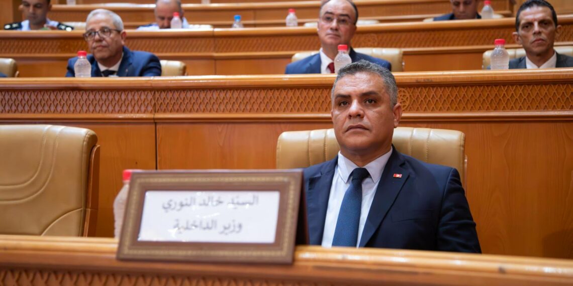 وزير الداخلية: سيتم رصد 20 مليون دينار لبناء ثكنات ومراكز للحرس وبرمجة انتداب قرابة 2900 خطة جديدة خلال 2026
