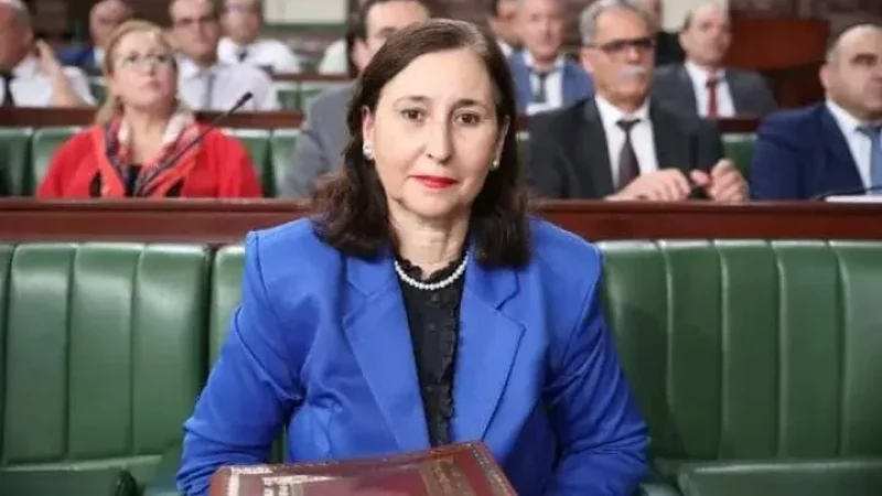 رئيسة الحكومة: “ميزانية الحكومة أُنجزت على أساس شعار البناء والتشييد وإعداد مخطط التنمية لبناء اقتصاد وطني يُوازن بين الدولة الاجتماعية والواقع الاقتصادي”