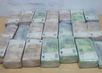 رأس جدير: إحباط تهريب مبلغ من العملة الأجنبية بقيمة 1.5 مليون دينار