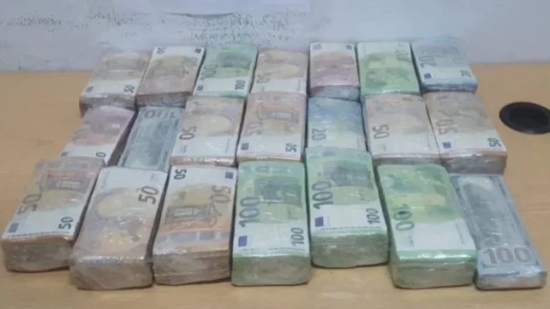 رأس جدير: إحباط تهريب مبلغ من العملة الأجنبية بقيمة 1.5 مليون دينار
