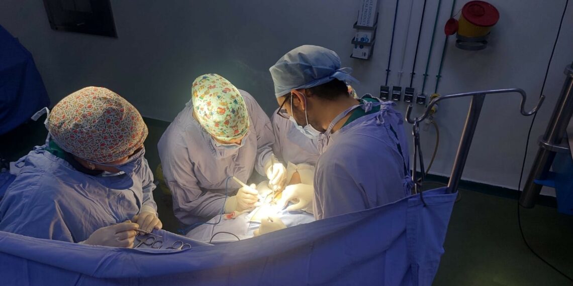 لأول مرّة: عمليّة دقيقة مكّنت طفلة ال5 سنوات من التنفّس طبيعيّا