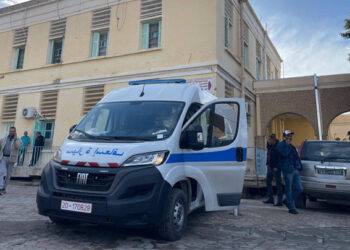 ڨفصة: تسليم 6 سيارات إسعاف لدعم الجاهزية الطبية بالجهة