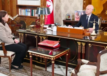 رئيس الجمهورية: “من يعتبر الكرسيّ هدفا ولا همّ له سوى الامتيازات فلا حاجة للشّعب التونسي به والسّلطة ليست أرائك بل حمل ثقيل وأمانة”