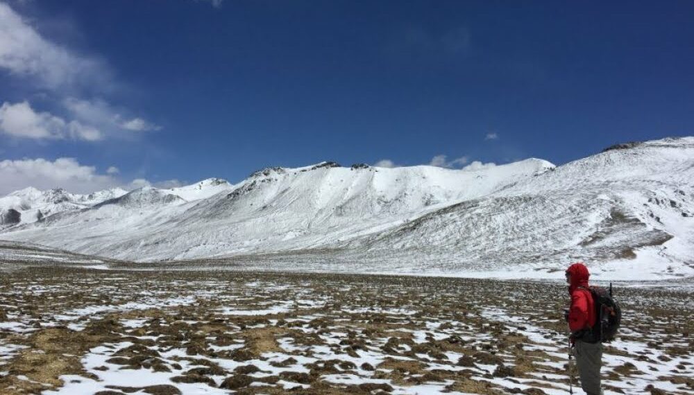 وفاة 9 أشخاص بعواصف عنيفة وانهيار ثلجي في جبال الهيمالايا