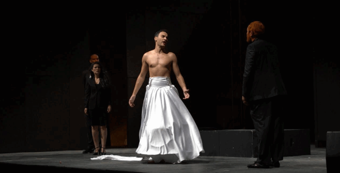 قراءة في مسرحية “جاكاراندا” حين يتصدّع الزمن ويتهشّم المعنى: مسرح يكشف ما حاول العالم إخفاءه (04 من 05)