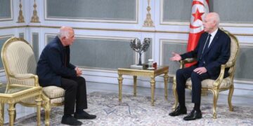 رئيس الجمهورية يكلّف المهندس التونسي علي بن حمود، خريج جامعة شانغهاي، بتشكيل فريق لإيجاد حلول عاجلة في قابس