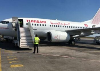 بسبب شهائد مزورة: طرد 49 عاملاً في الخطوط التونسية