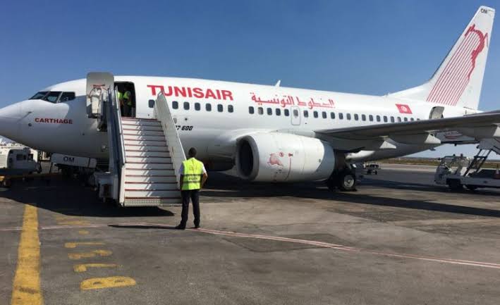 بسبب شهائد مزورة: طرد 49 عاملاً في الخطوط التونسية