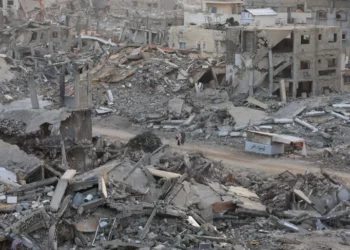 شهيد بخان يونس وأوضاع كارثية لنازحي القطاع