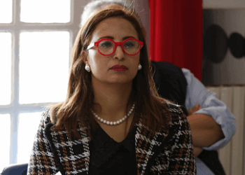 من وسط مسيرة بالعاصمة: إيقاف شيماء عيسى