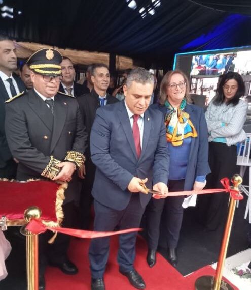 وزير الداخلية يعطي إشارة انطلاق عمل دار الخدمات الرقمية ببلدية بئر مشارقة