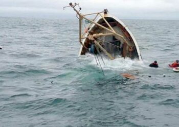 قابس: البحث متواصل عن البحارة الثلاث الي فقدوا إثر انقلاب مركبهم