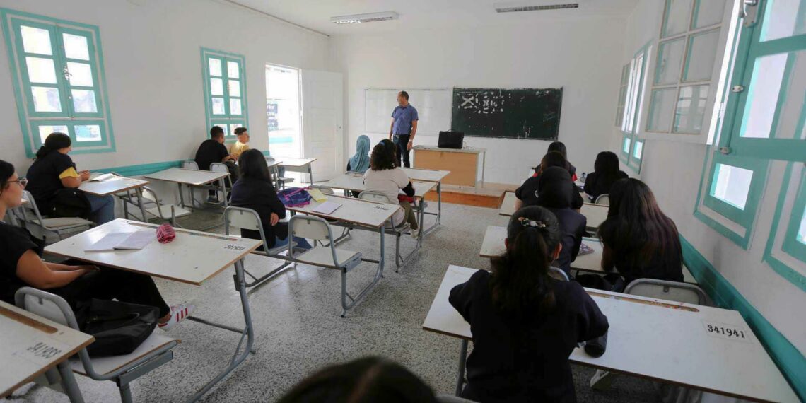 نتيجة نقص الأساتذة وعدم الإنتداب: جامعة الثانوي تدعو المربين لرفض تقديم حصص تدارك في المواد التي لم يتمكّن التلاميذ من دراستها خلال الثلاثي الأوّل