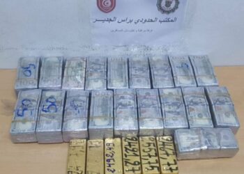 راس جدير: إحباط محاولة تهريب مبلغ مالي من العملة الاجنبية بقيمة 2.8 مليون دينار ويبارك من ذهب