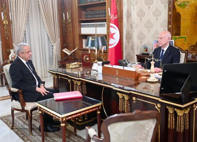 رئيس الدولة: العمل جار حتى يتحصل الأطباء ،والإطار شبه الطبي ،والأعوان على حقوقهم كاملة غير منقوصة