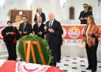 رئيس الدولة يتوجه الى ضريح فرحات حشاد و يتحول الى مقر رئاسة الحكومة بالقصبة