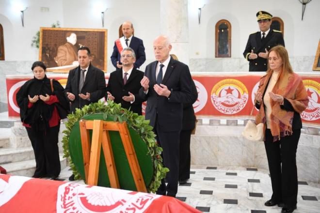 رئيس الدولة يتوجه الى ضريح فرحات حشاد و يتحول الى مقر رئاسة الحكومة بالقصبة