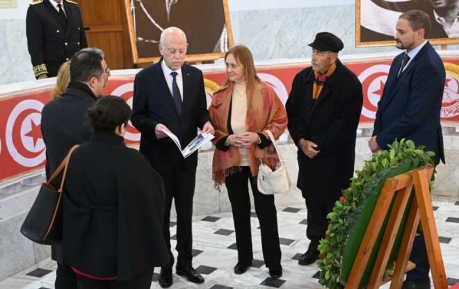 رئيس الدولة يتوجه الى ضريح فرحات حشاد ويتحول الى مقر رئاسة الحكومة بالقصبة