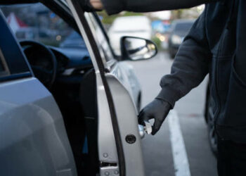 المنار: القبض على مشتبه به في ارتكاب سلسلة سرقات سيارات